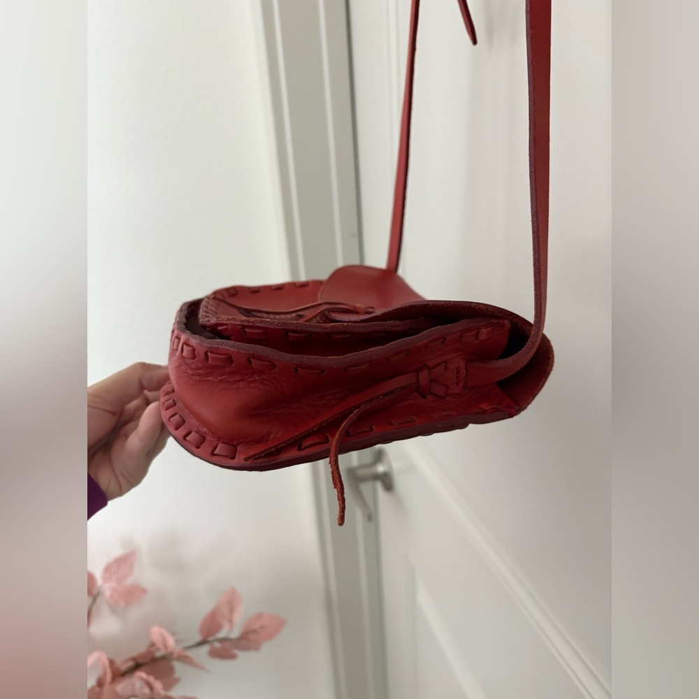 Madewell Asheville Saddlebag red leather crossbody purse in color Thai Chili - Picture 6 of 9
